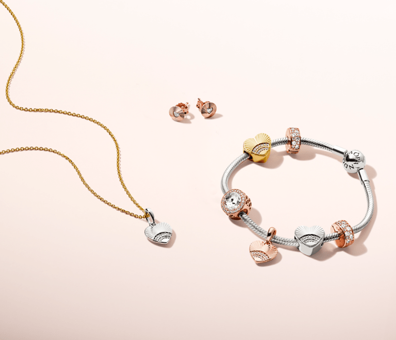 צמיד ותליון לב