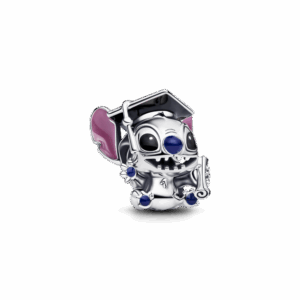 צארמ כסף Stitch מסיים לימודים