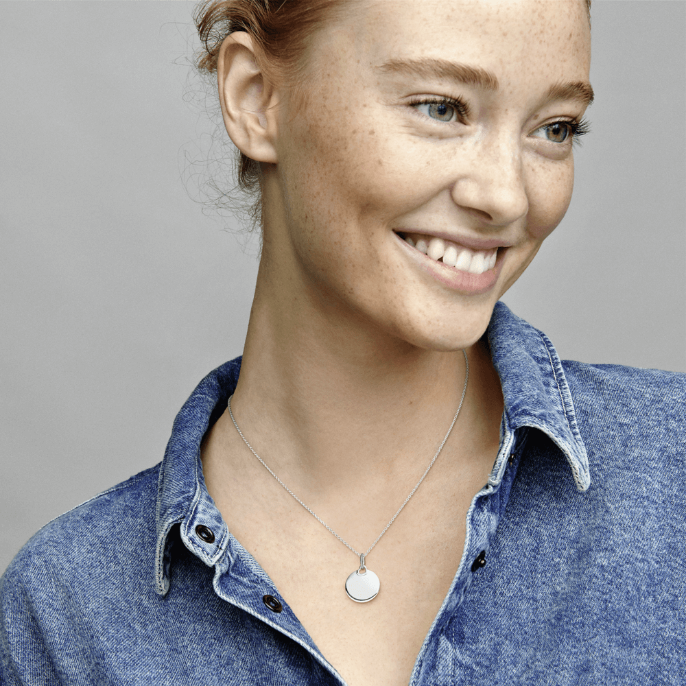 PNGTRPNT_398610C00_ABC123_MODEL_eCOM_01_RGB-1.png
