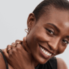 PNGTRPNT_Q125_B_PDP_Model_Styled_03_ESSENCE_1x1_RGB-1.png